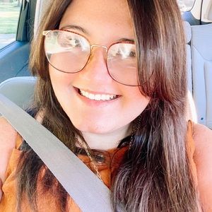 Meet your Posher, Becky